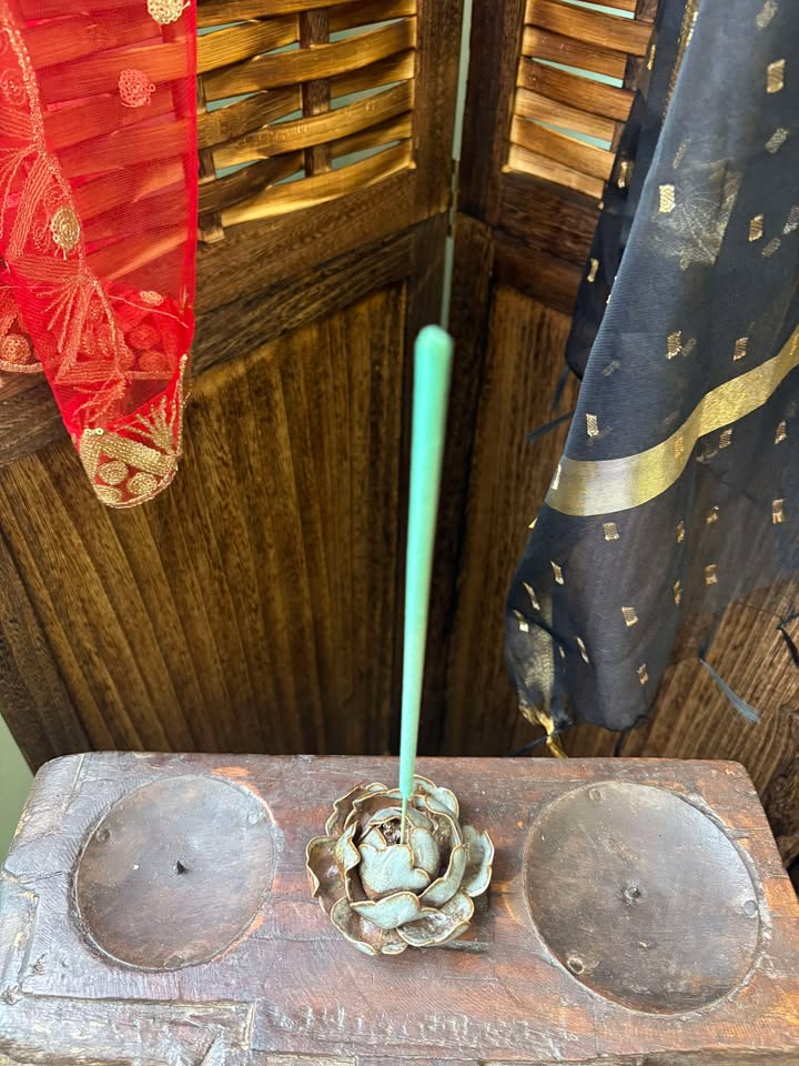 Gohobi Ceramic Lotus Incense Holder