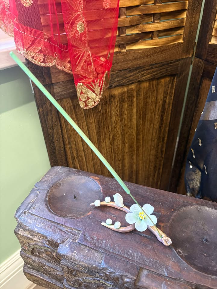 Gohibi Handmade Ceramic Plum Blossom Incense Holder