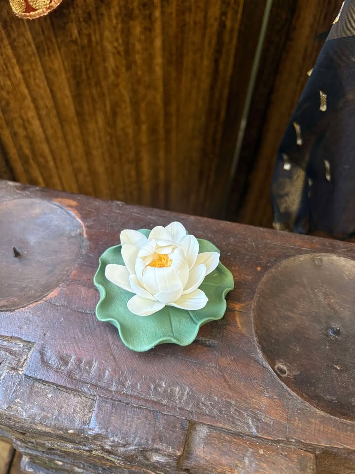 Gohobi Handmade Yellow & White Lotus Incense Holder