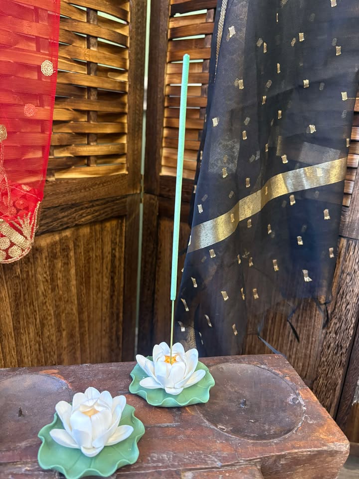 Gohobi Handmade Yellow & White Lotus Incense Holder