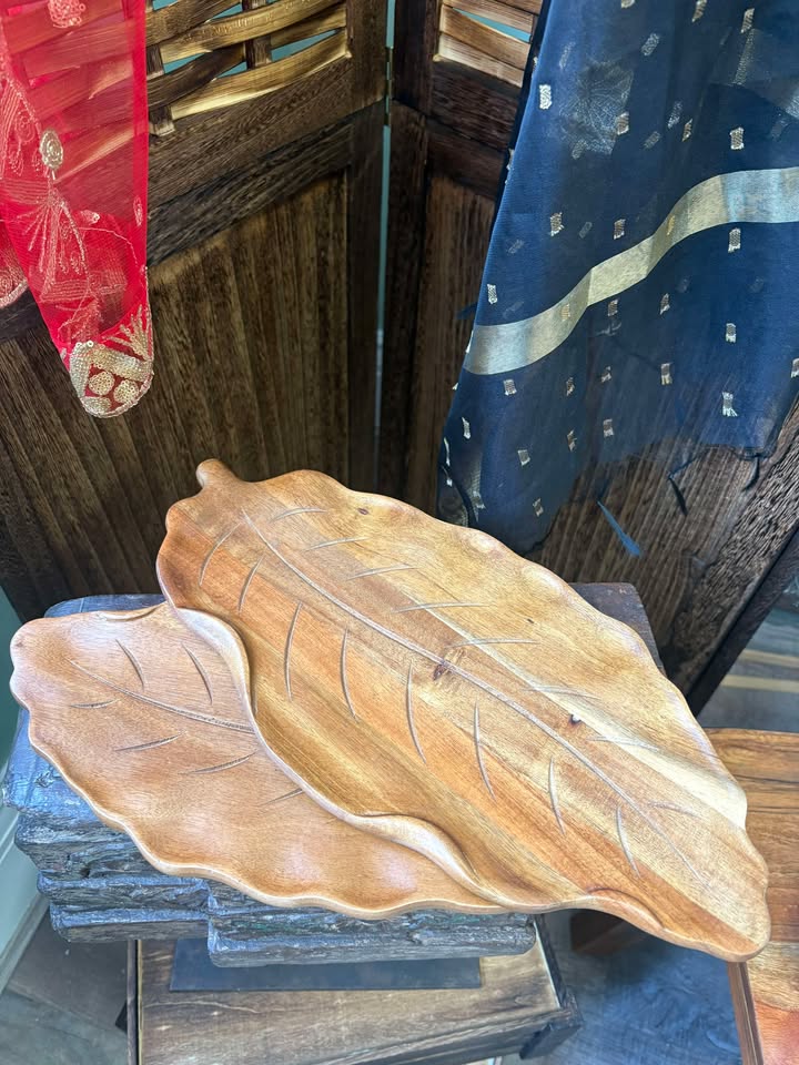 Leaf-Shaped Wooden Serving Tray